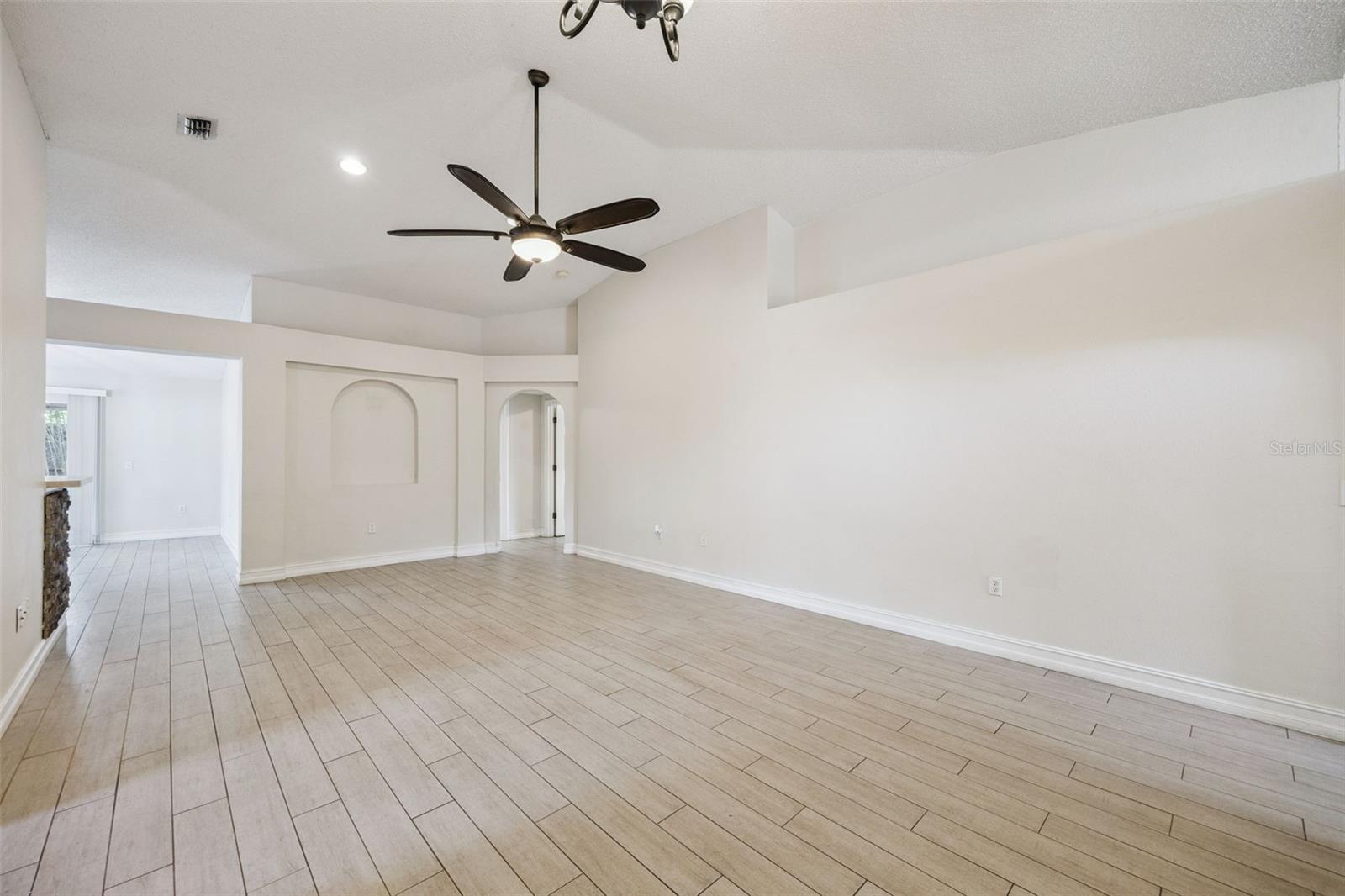1612 MUIR CIR — photo 5