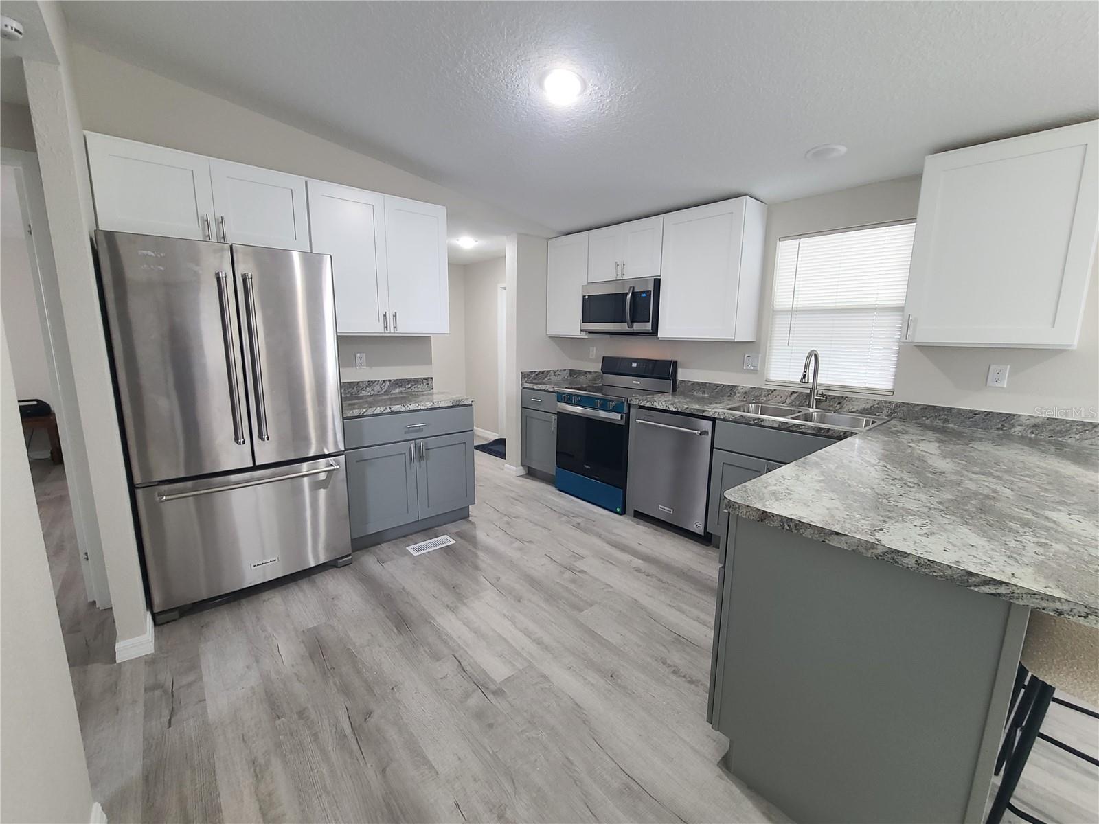 710 COACHMAN DR — photo 9