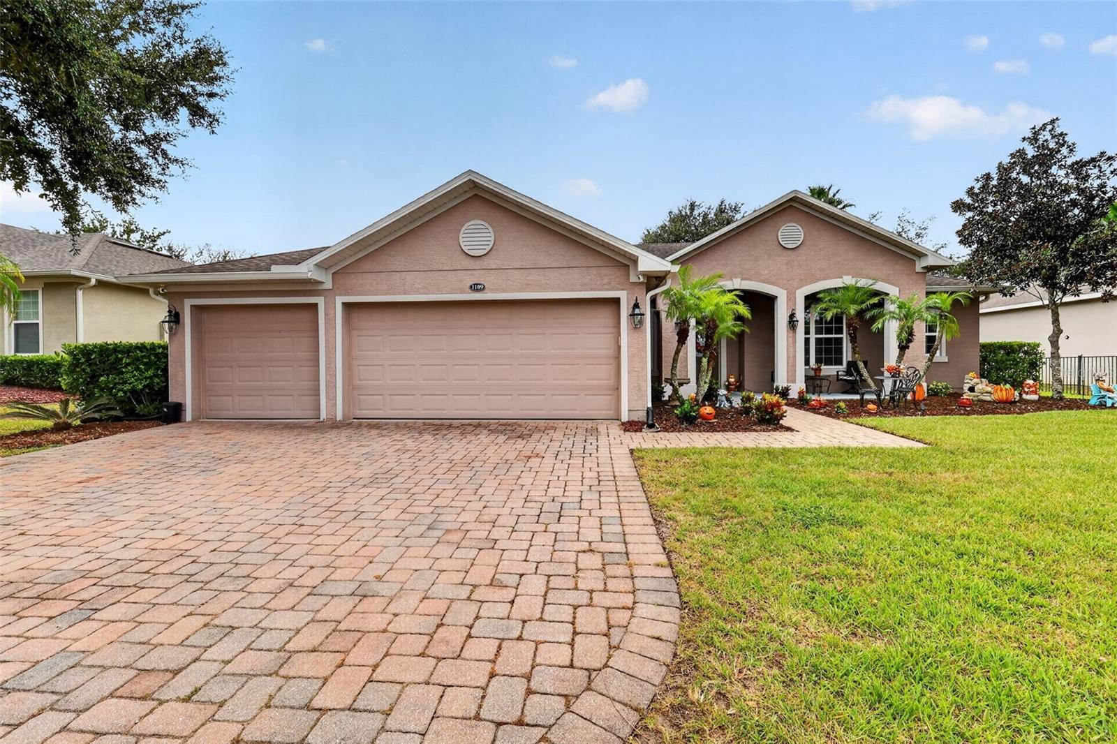 1109 HARMONY LN — photo 2