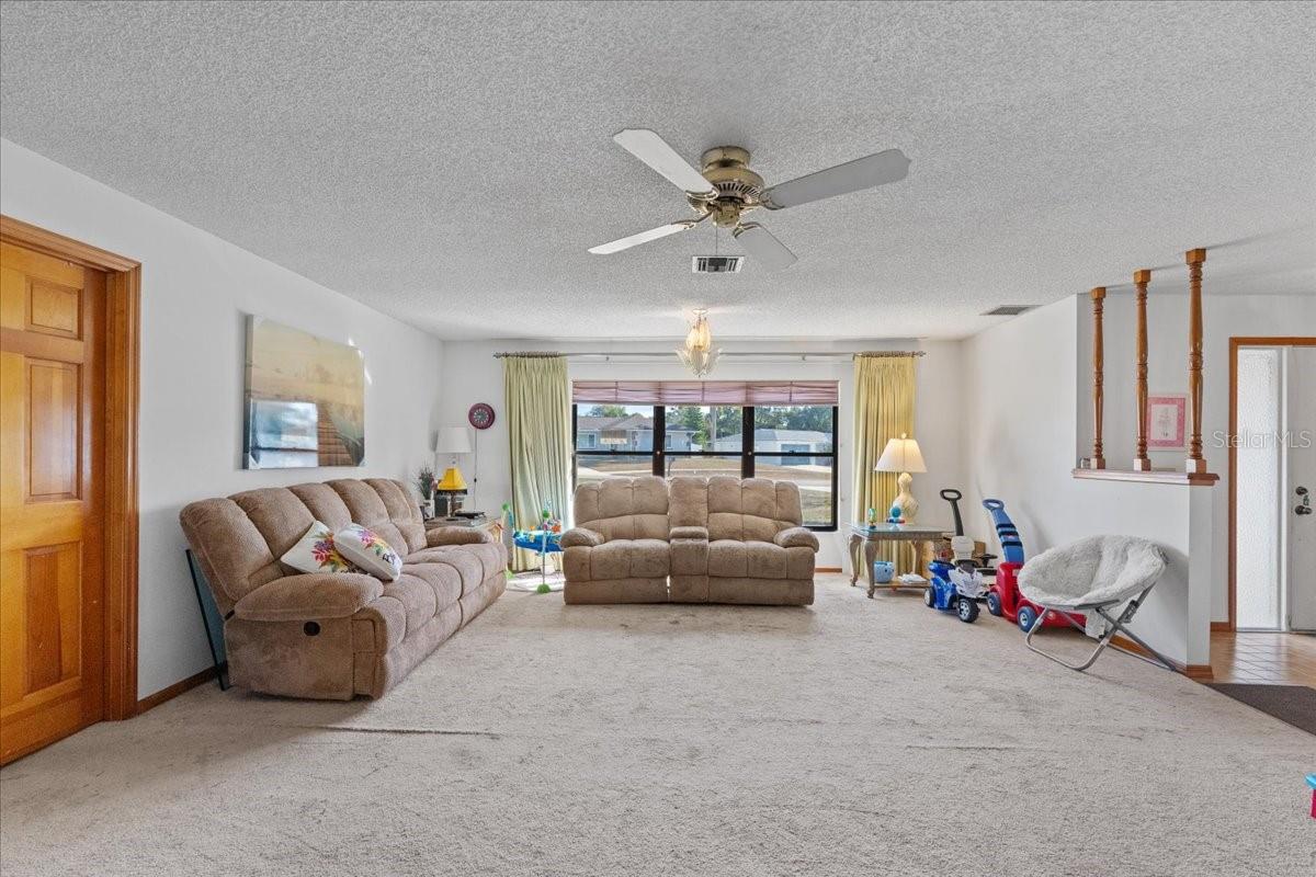 910 WHITEWOOD DR — photo 10