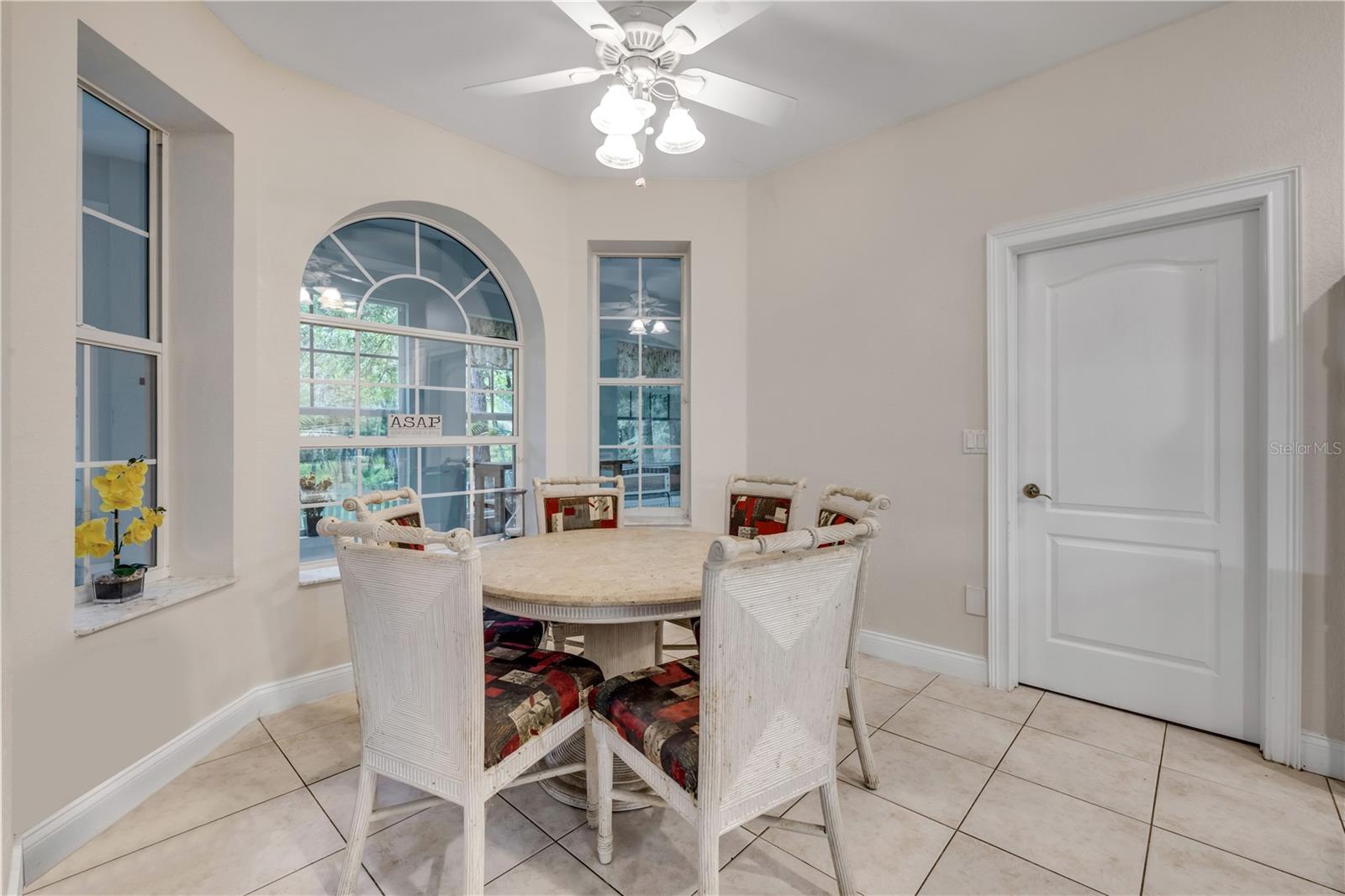 227 N SAMSULA DR — photo 6