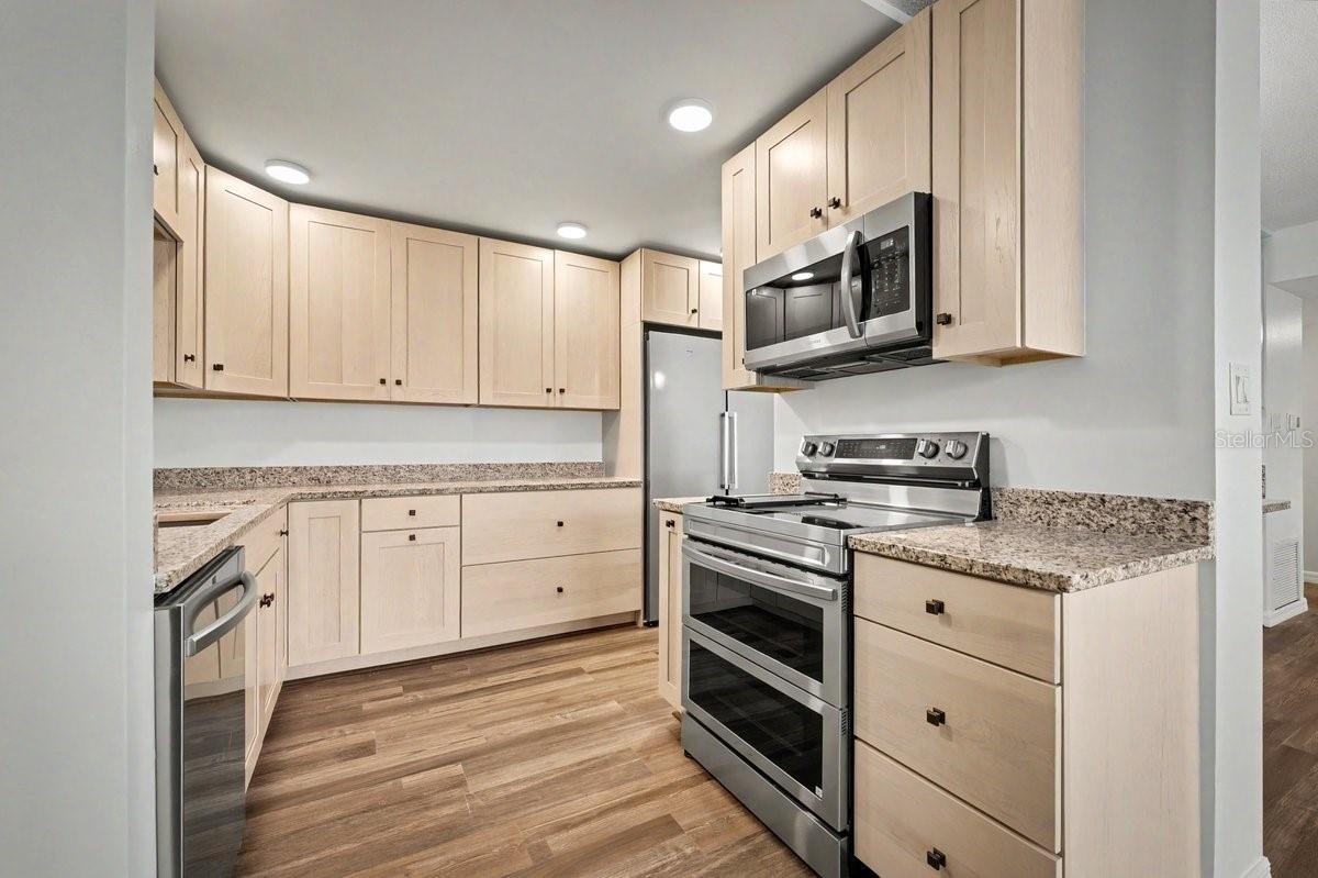 1224 S PENINSULA DR #621 — photo 4
