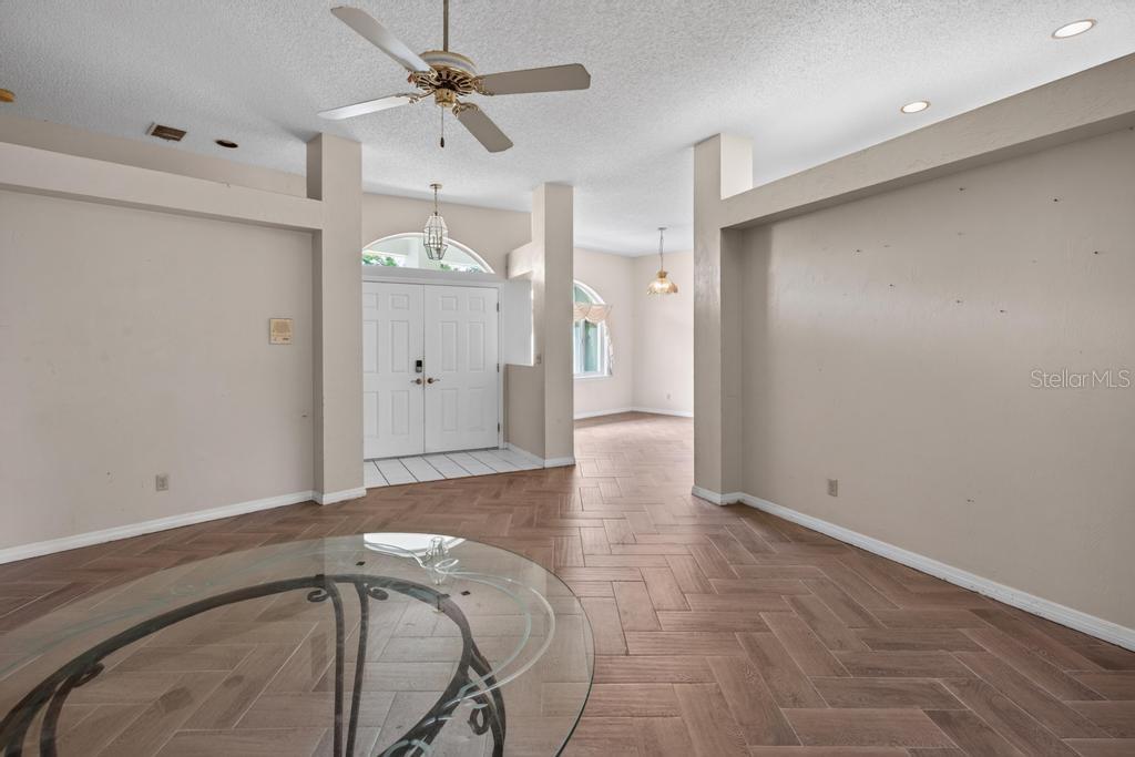 110 WELLINGTON DR — photo 12