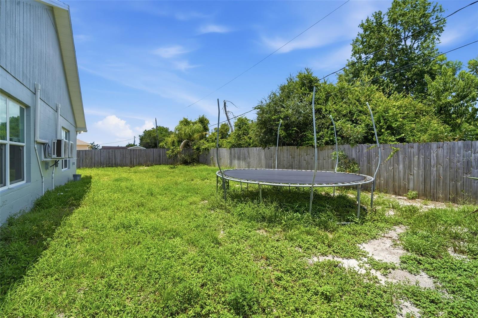 3088 WAINWRIGHT ST — photo 5