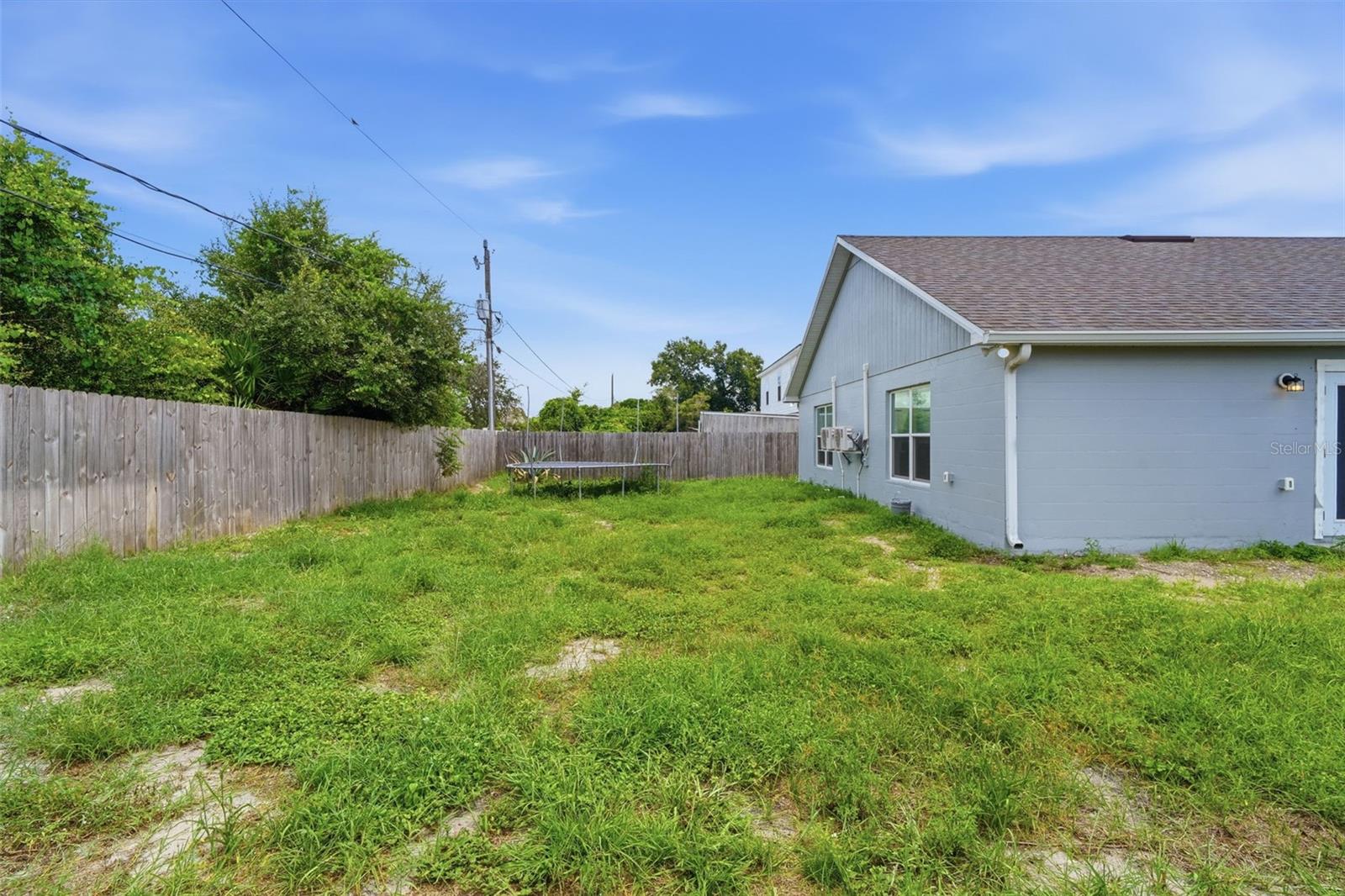 3088 WAINWRIGHT ST — photo 6