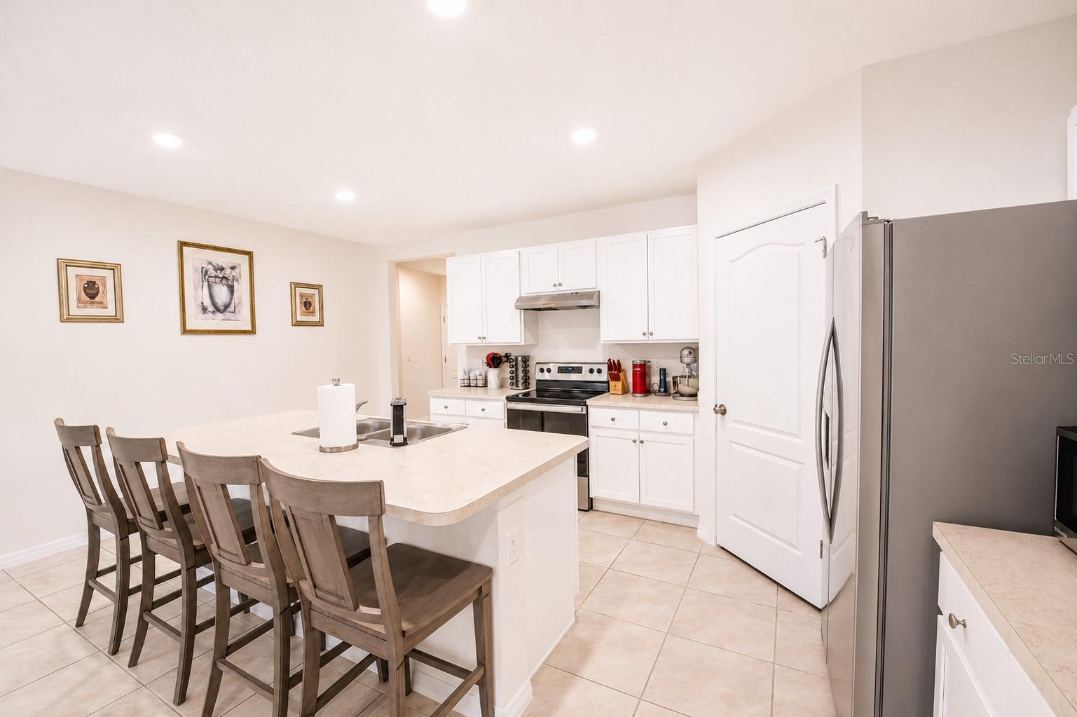 3221 CARPENTARIA DR — photo 4