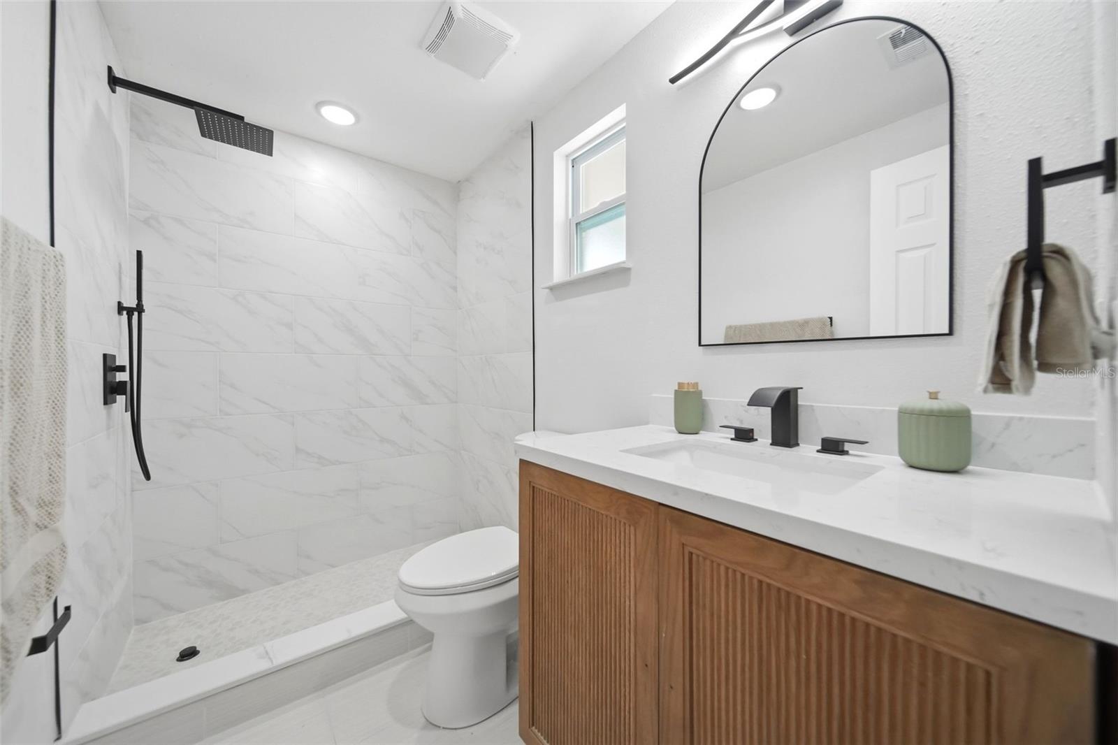 1280 SAXON BLVD — photo 8