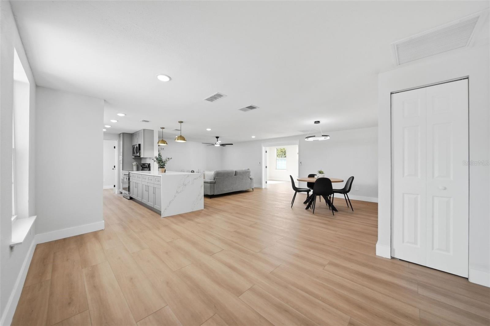 1280 SAXON BLVD — photo 9