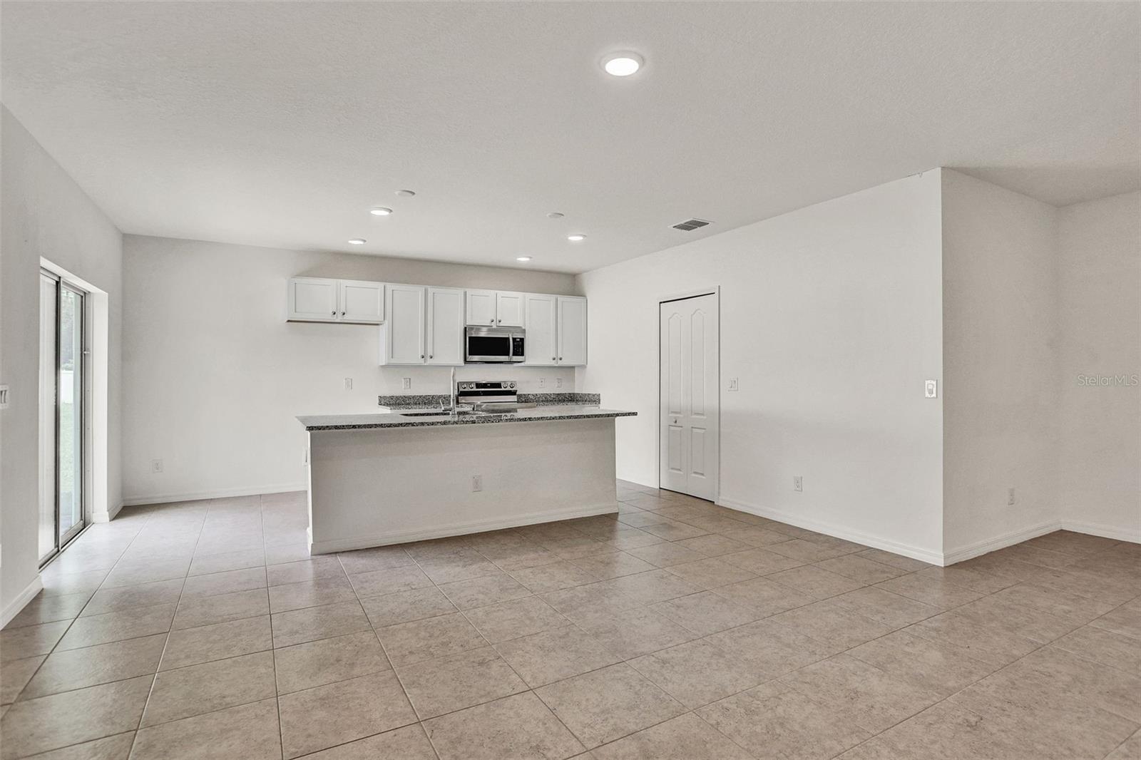 28 BECKER LN — photo 12