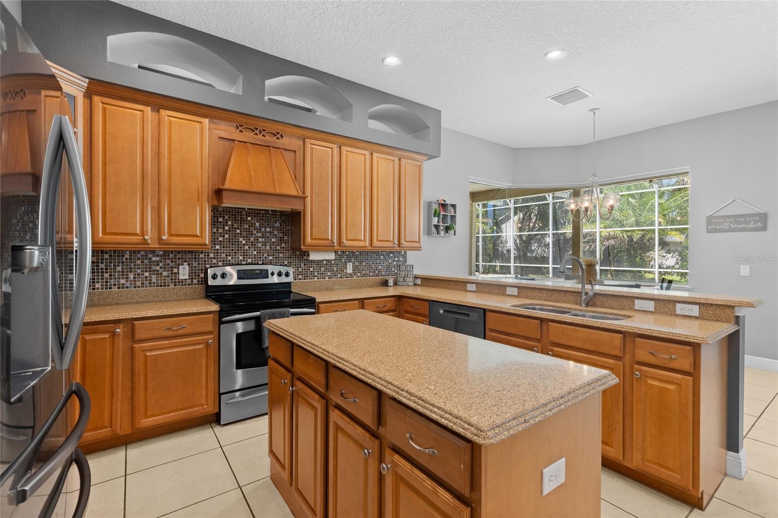 330 GLEN CLUB DR — photo 10