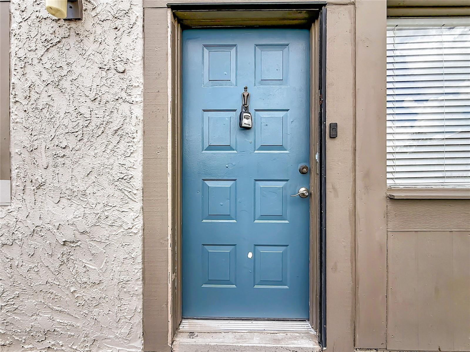 6305 NEWTOWN CIR #5B4 — photo 2