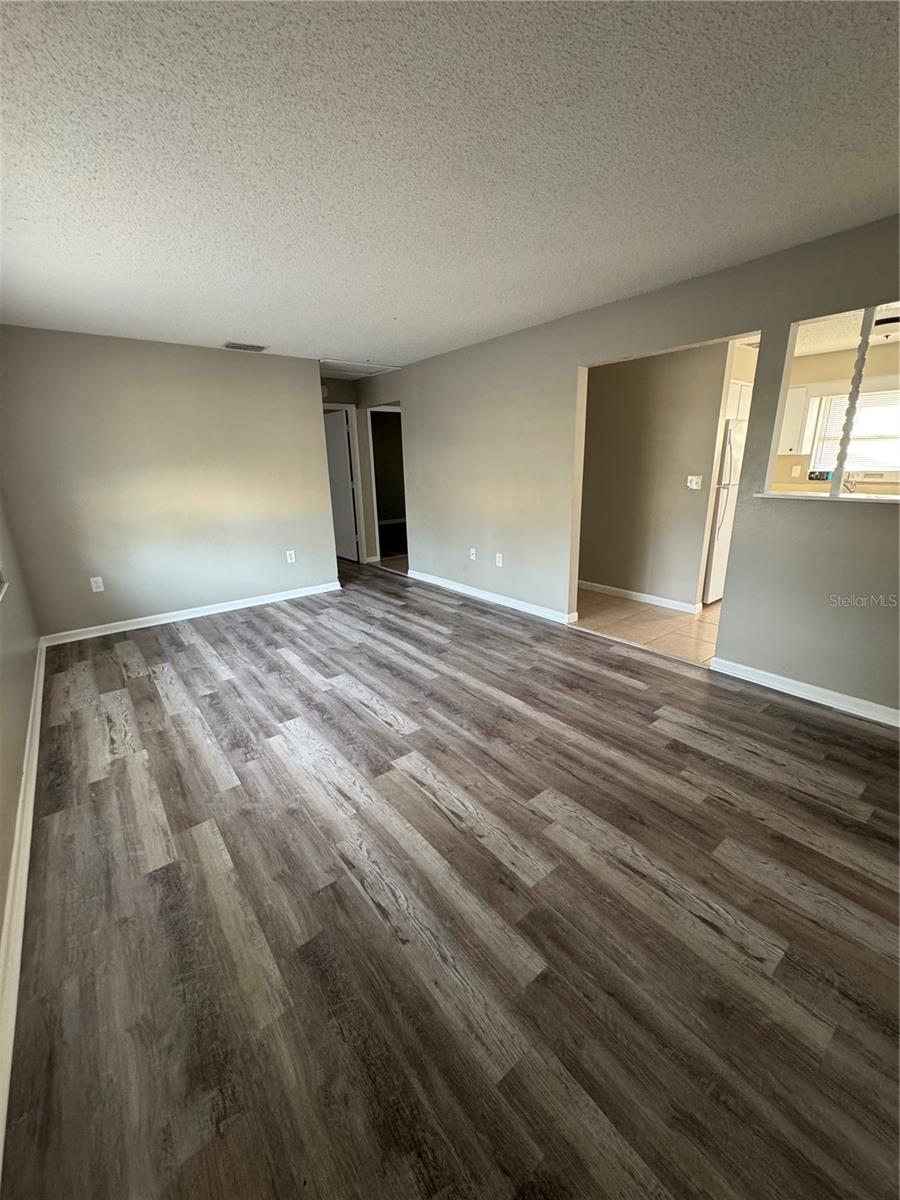 121 SHANNON DR — photo 2