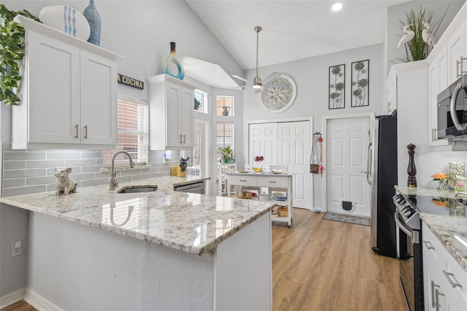 9330 NEW ORLEANS DR — photo 11