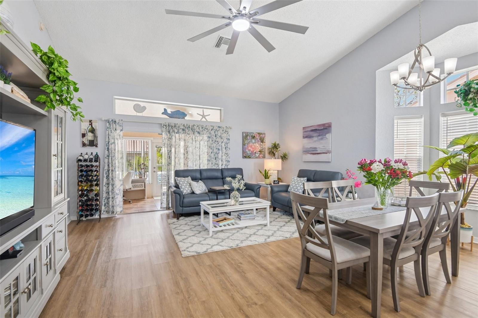 9330 NEW ORLEANS DR — photo 10