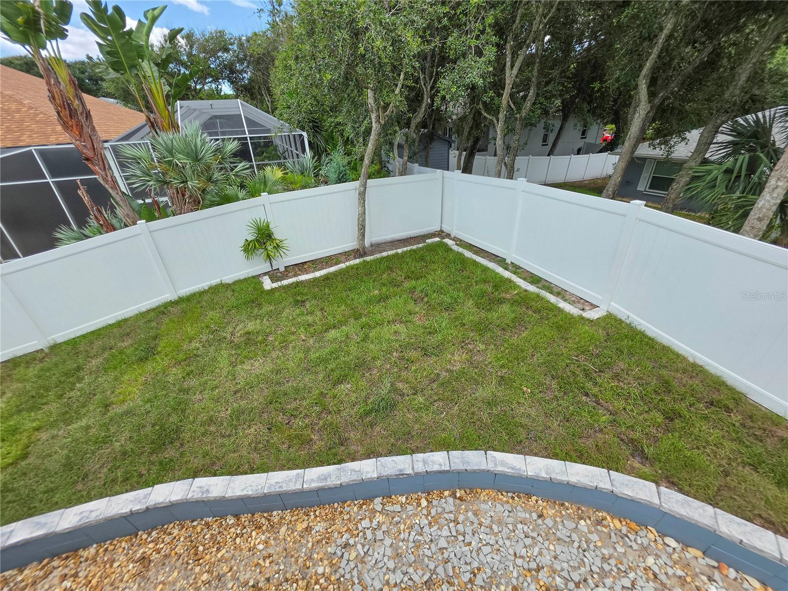 87 BUSCHMAN DR — photo 8