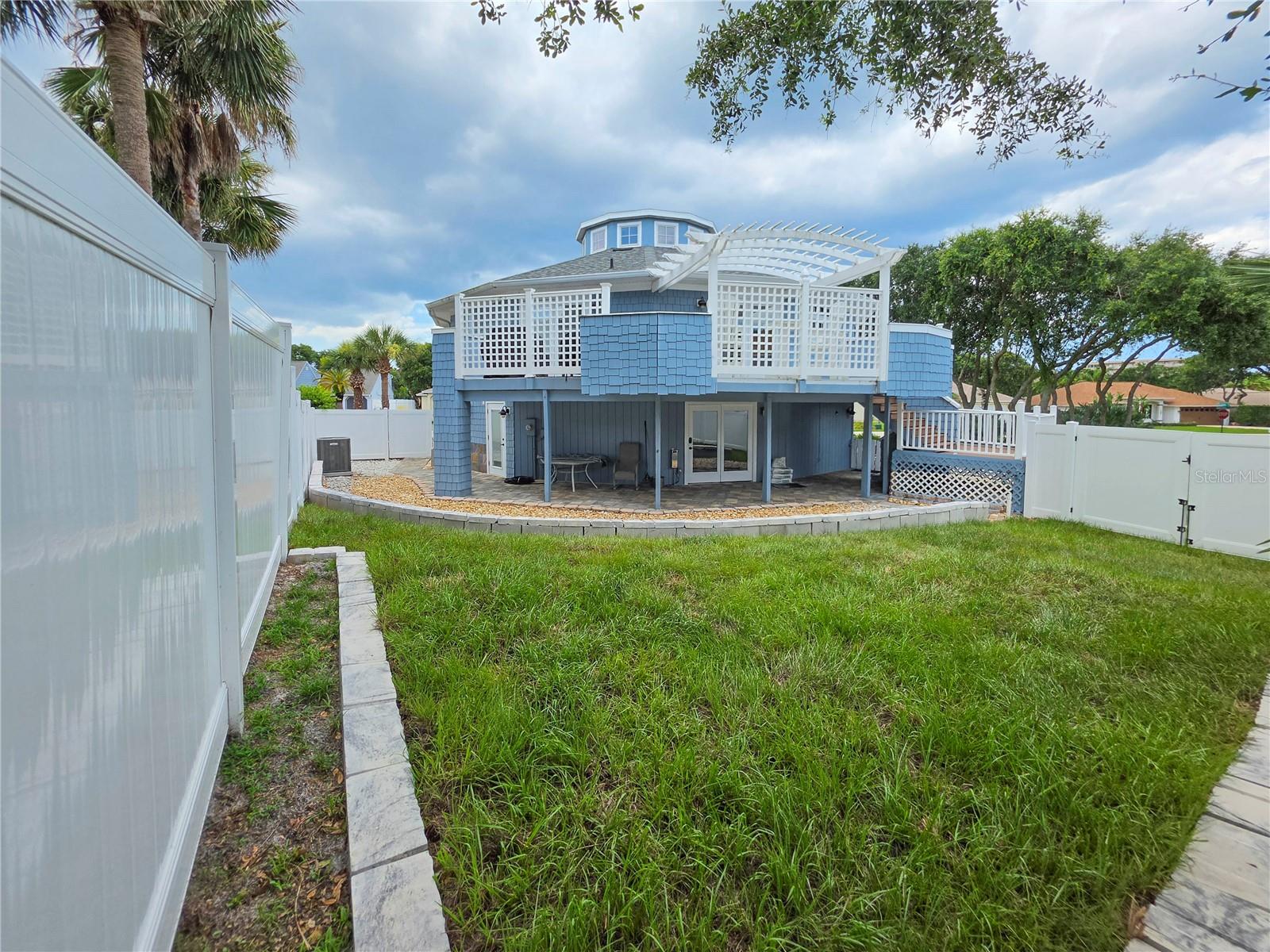 87 BUSCHMAN DR — photo 9