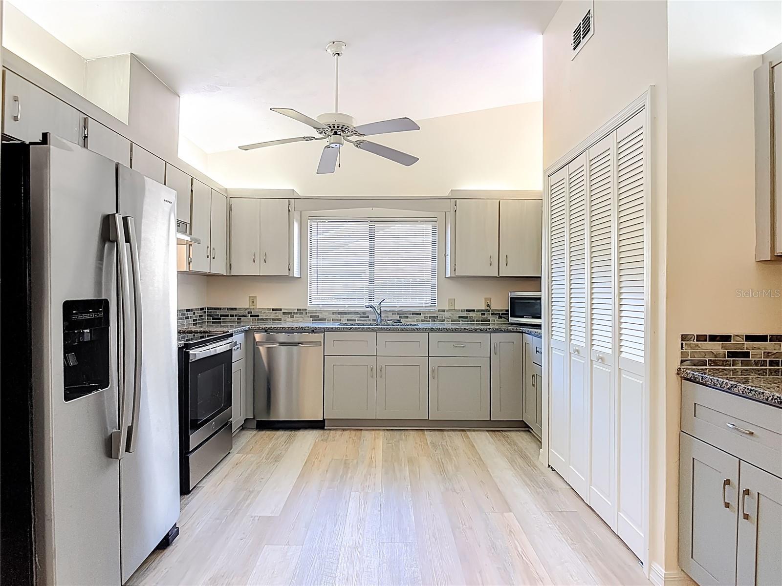 4761 RIVERGLEN BLVD — photo 8