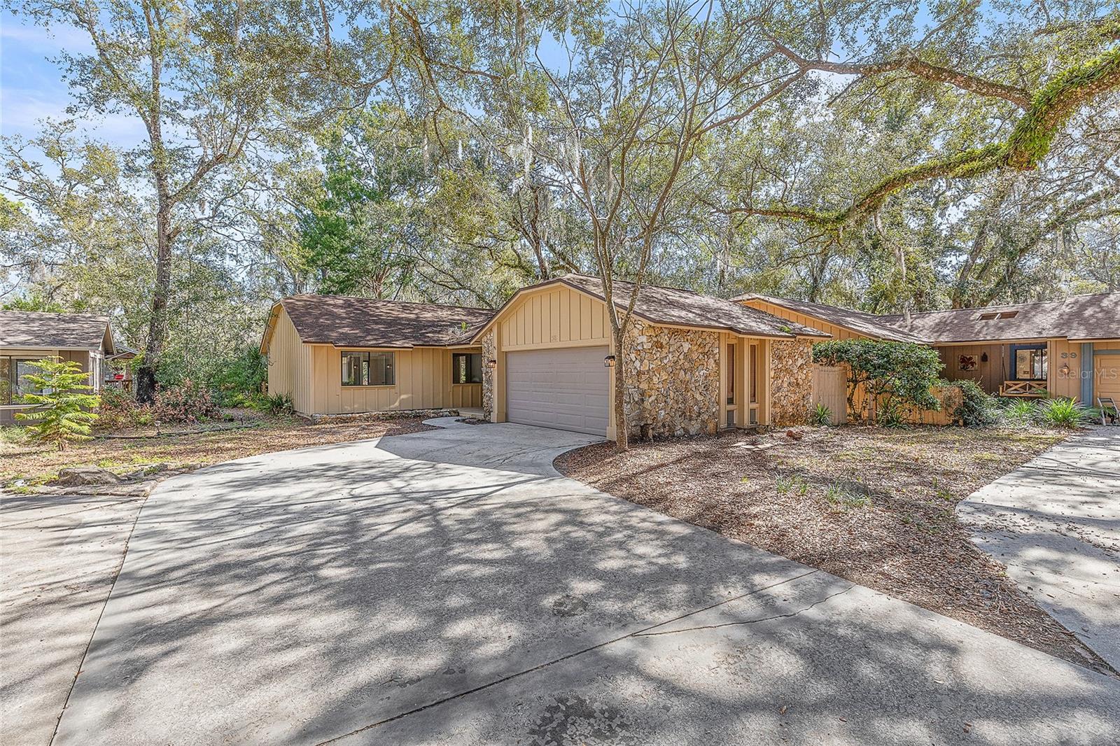 38 SNARESBROOK CT — photo 2