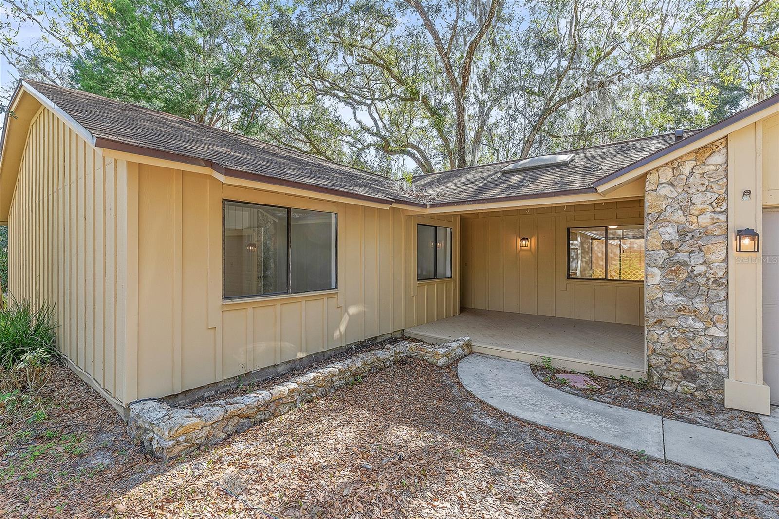 38 SNARESBROOK CT — photo 4