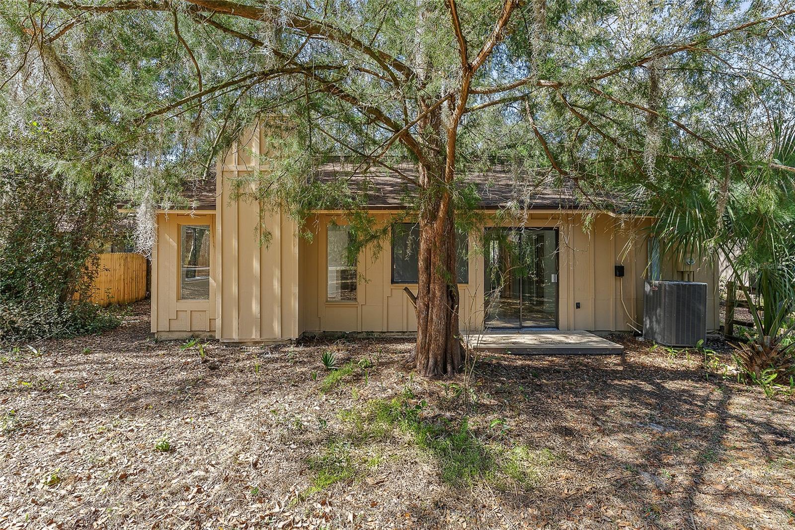 38 SNARESBROOK CT — photo 5
