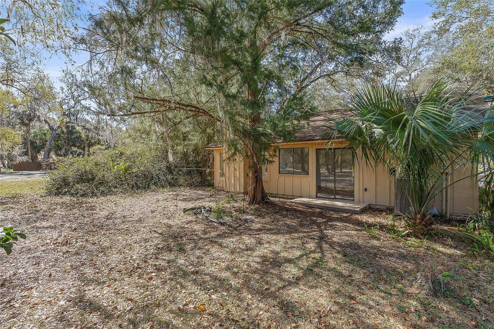 38 SNARESBROOK CT — photo 8