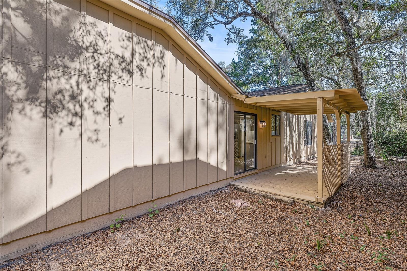 38 SNARESBROOK CT — photo 9