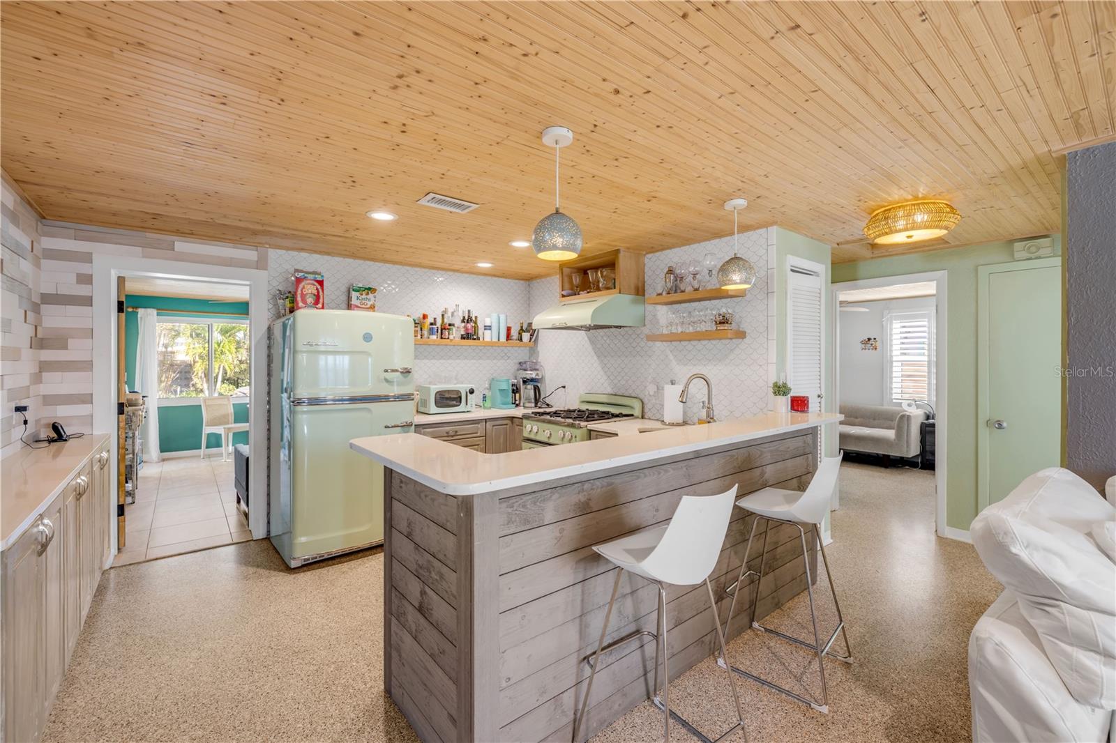 308 NORMANDY AVE — photo 5