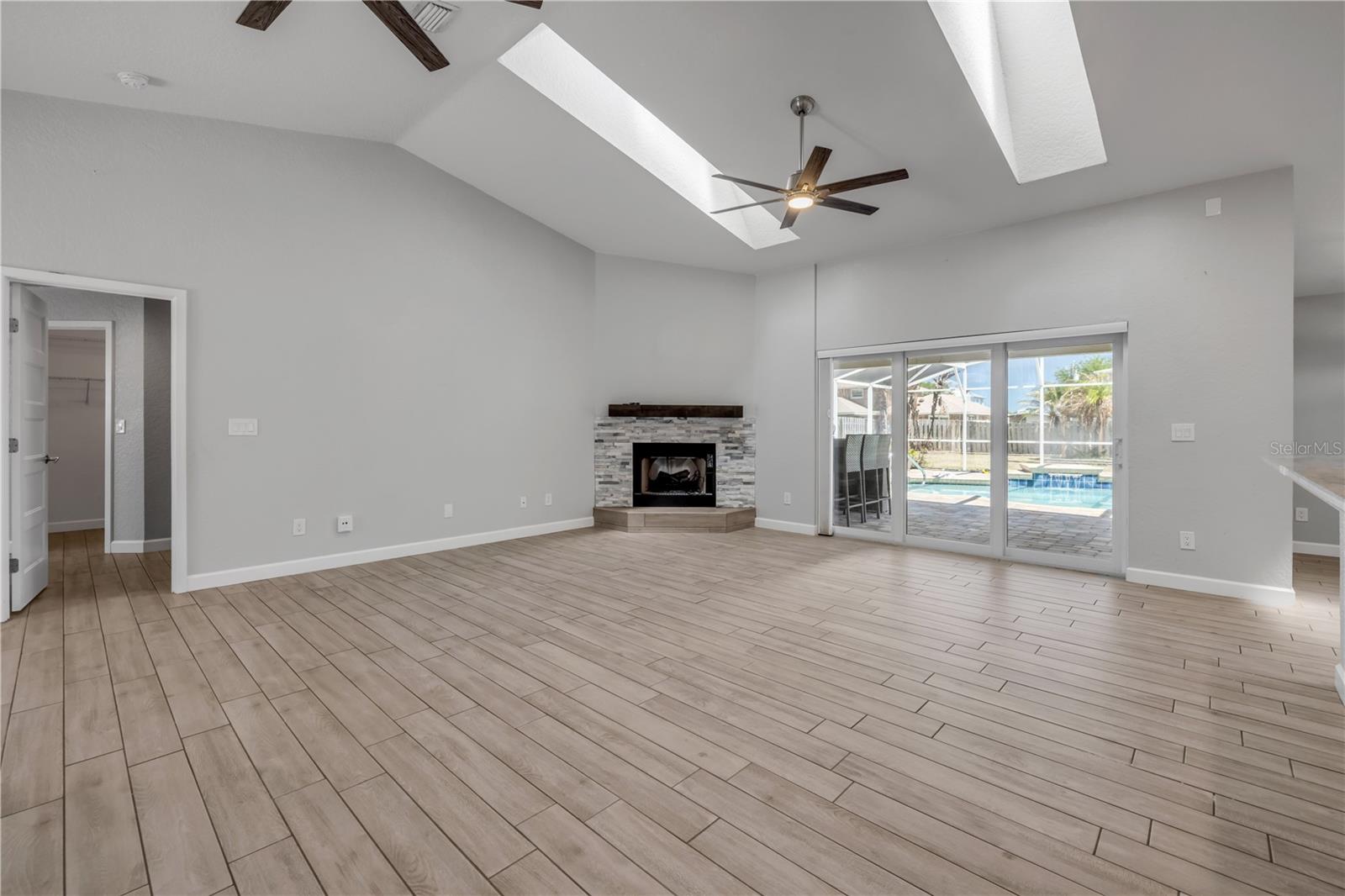 10 CUNNINGHAM DR — photo 9