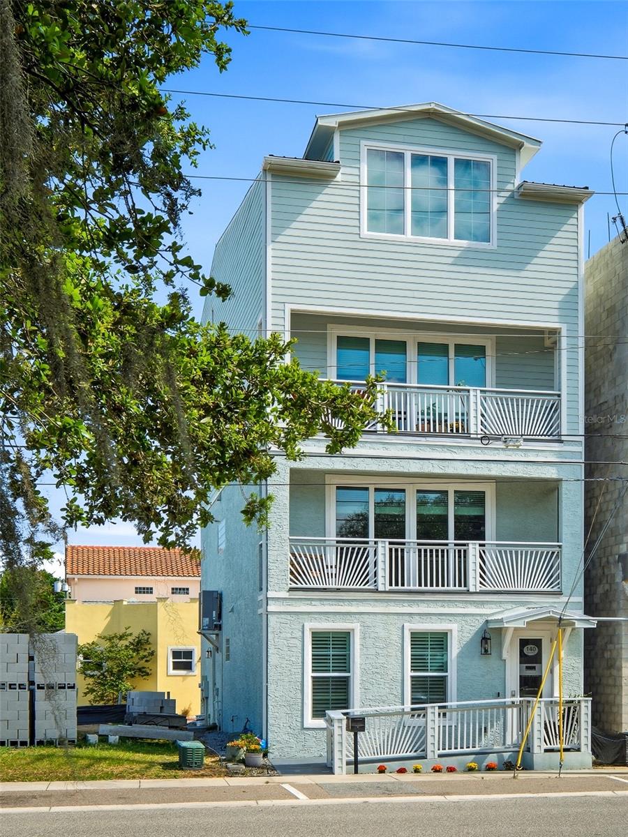 140 JULIA ST — photo 2