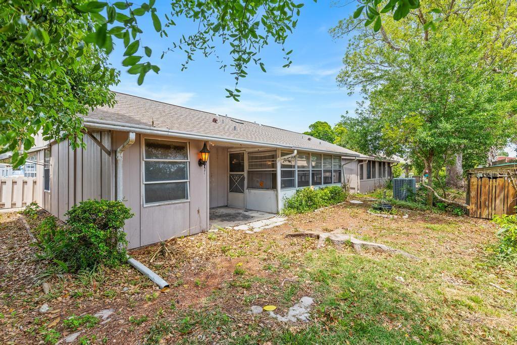 33 SANDRA CIR — photo 11