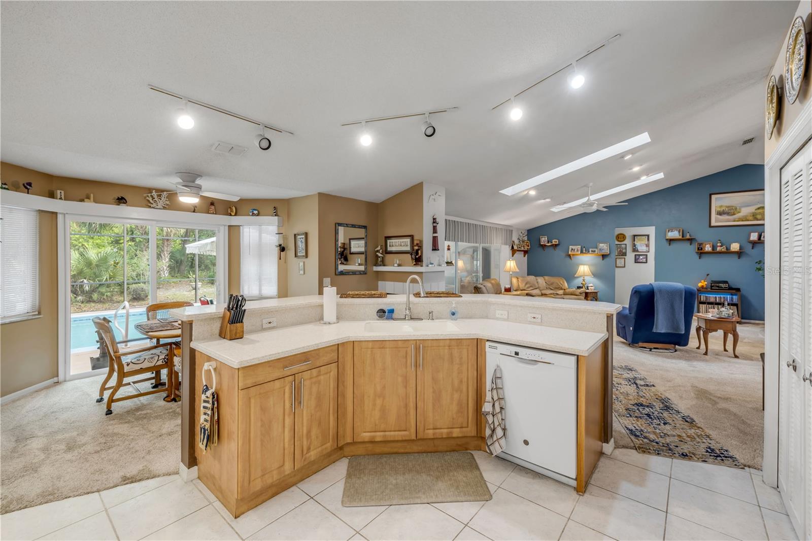 107 MUIRFIELD DR — photo 12