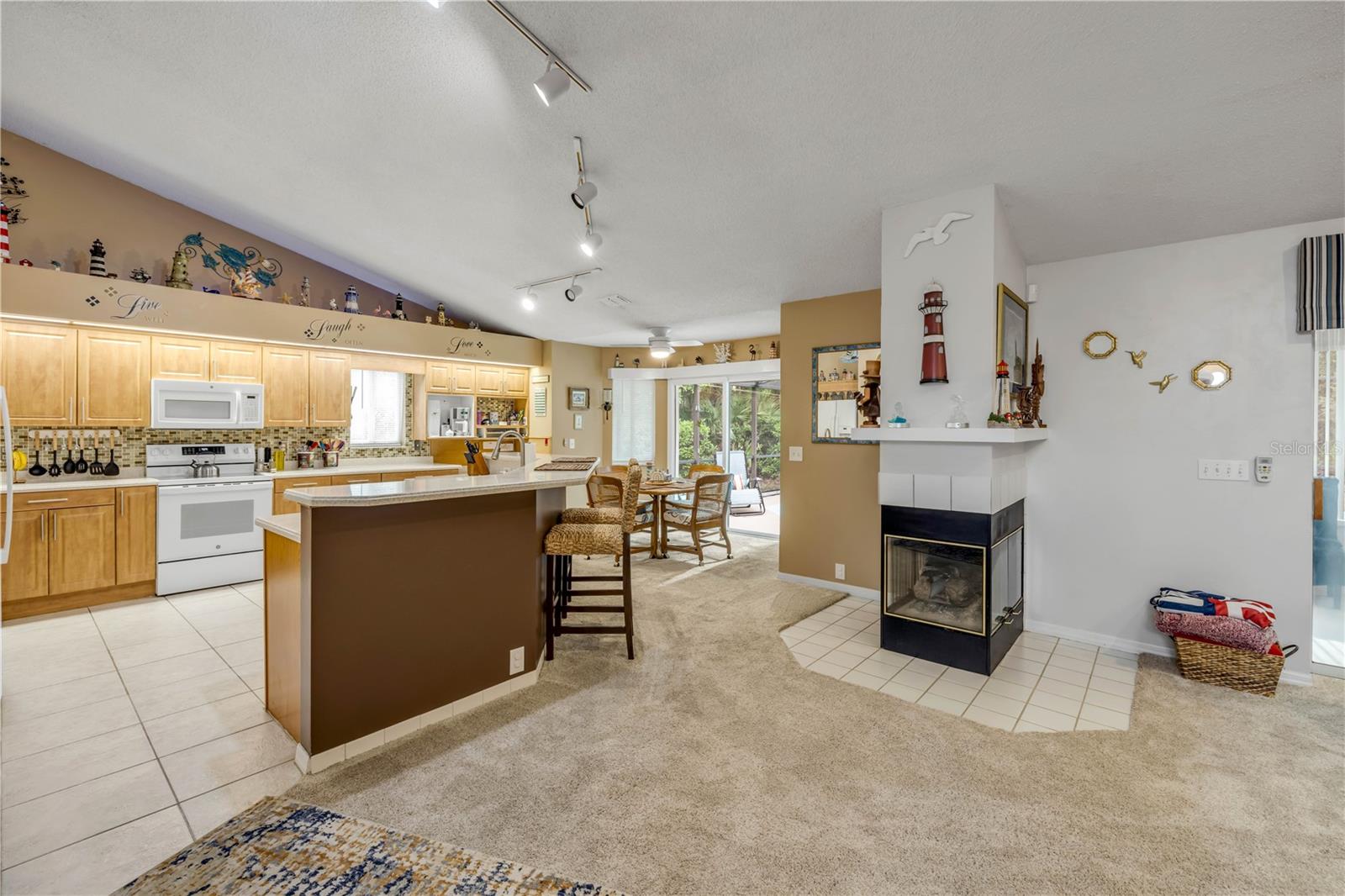 107 MUIRFIELD DR — photo 9