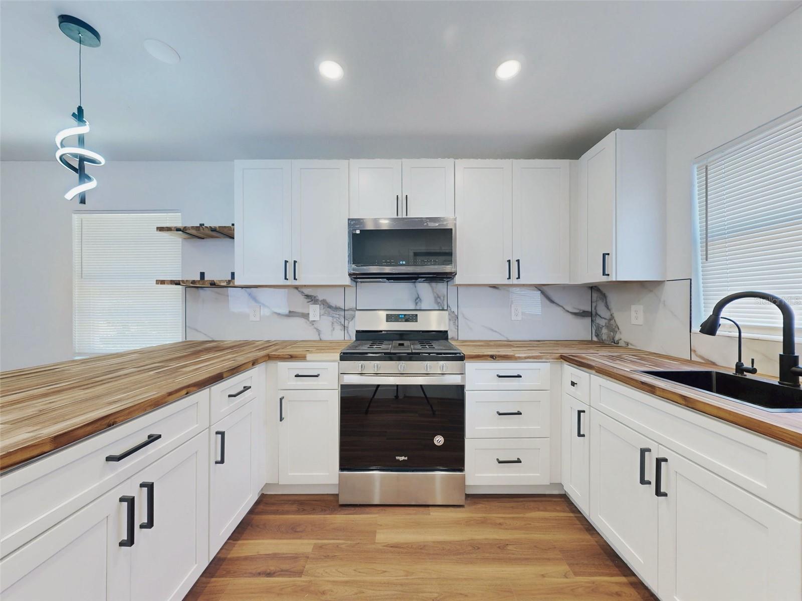 410 INWOOD AVE — photo 11