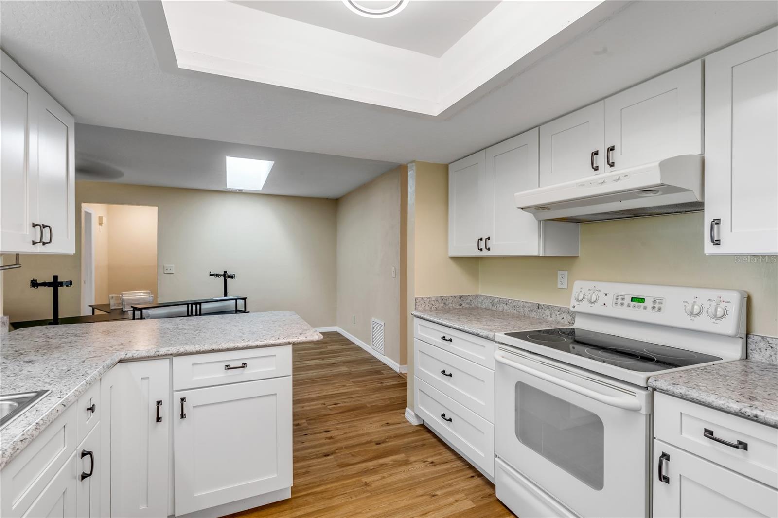704 GREEN RD — photo 2