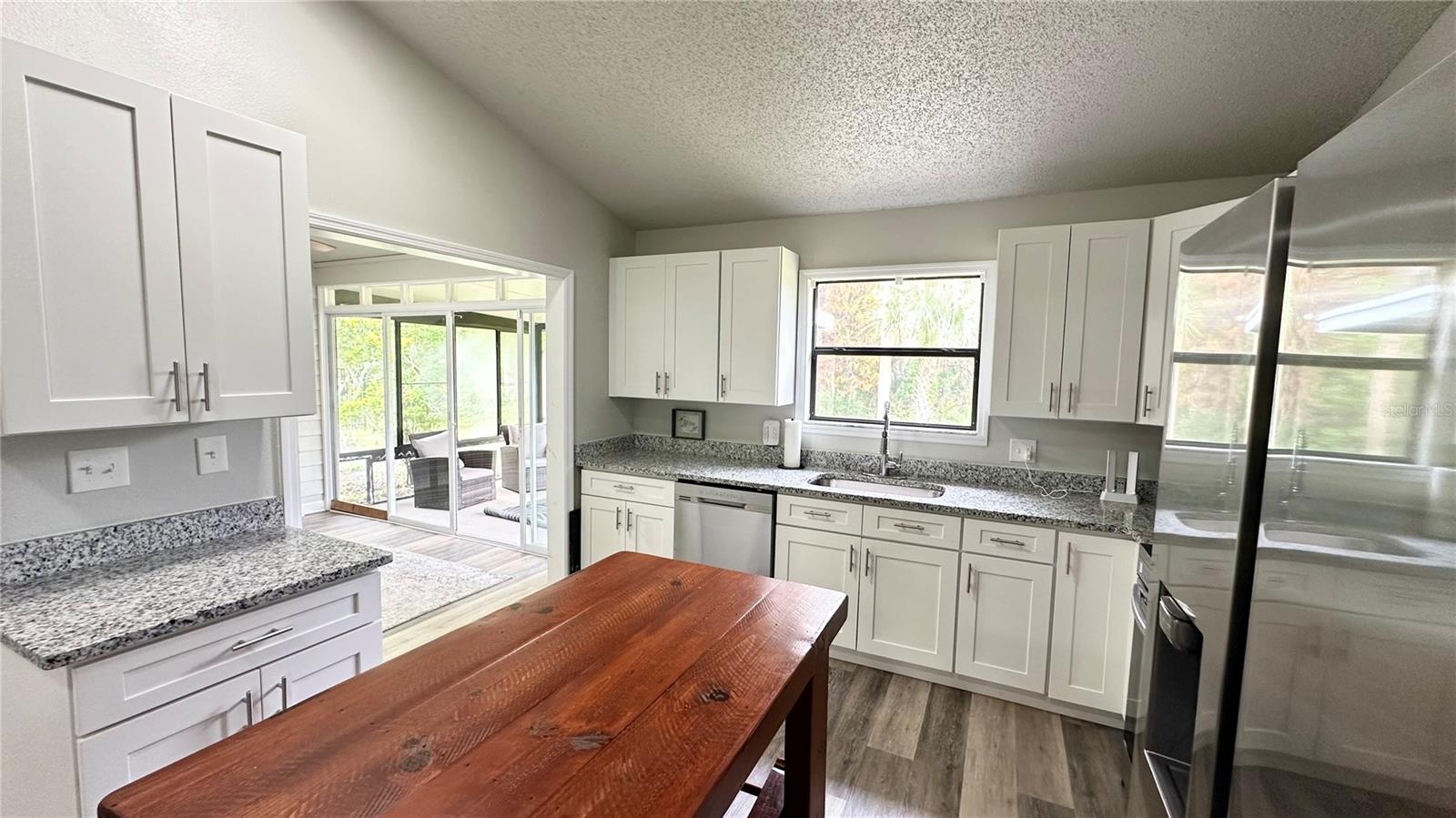 782 PINE SHORES CIR — photo 9