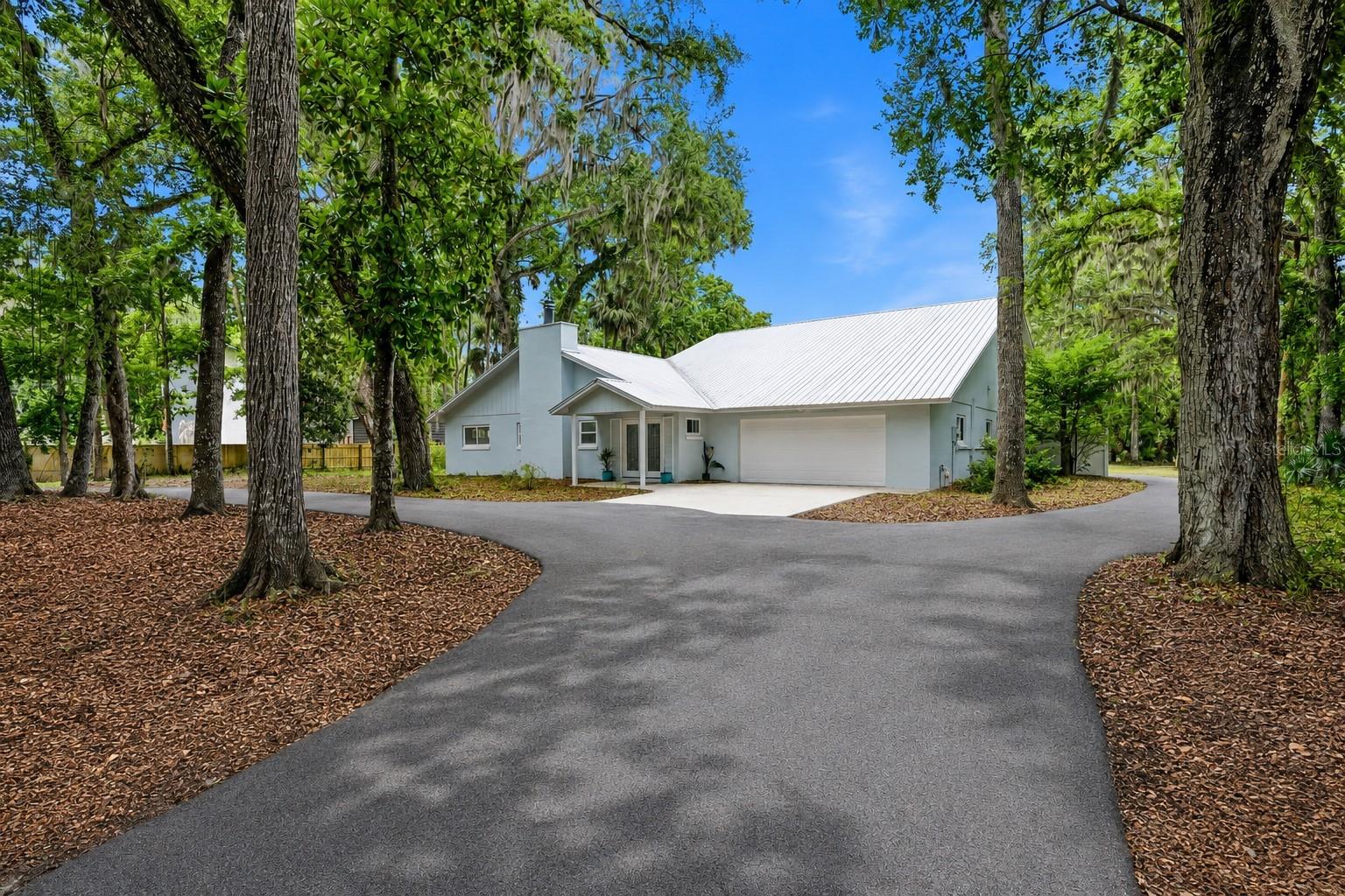 555 WILDWOOD DR