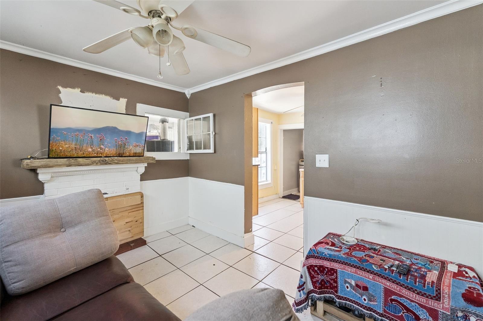 207 MARY AVE — photo 11