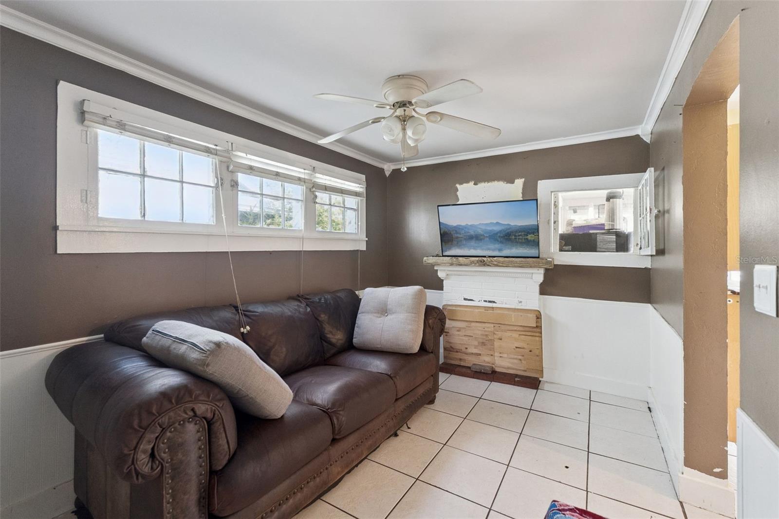 207 MARY AVE — photo 10