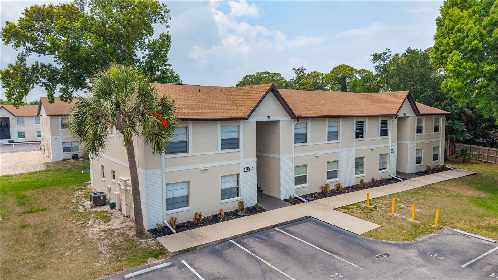 418 BANANA CAY DR #E — photo 2