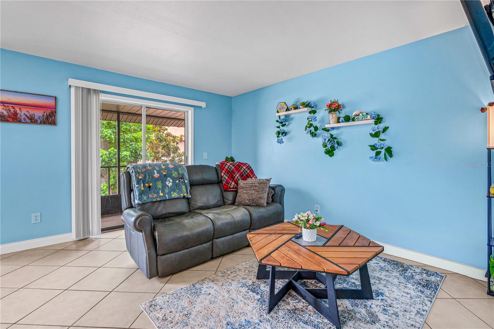 418 BANANA CAY DR #E — photo 6