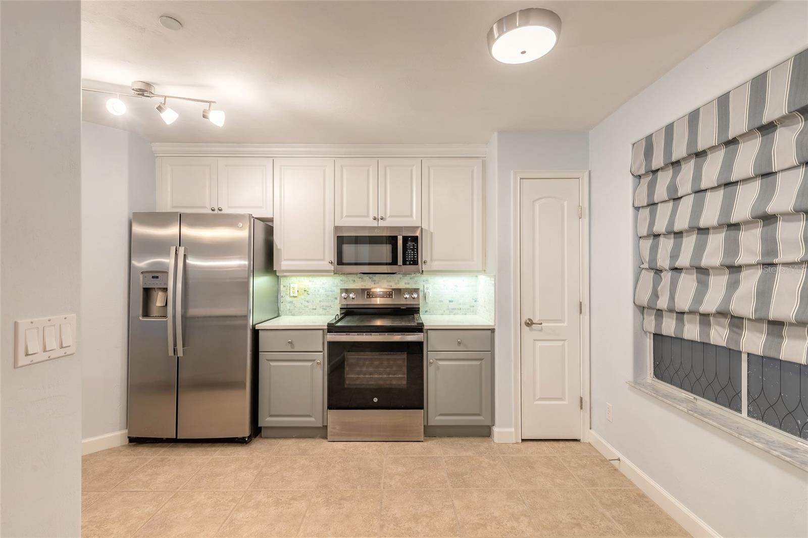 424 LUNA BELLA LN #415 — photo 11