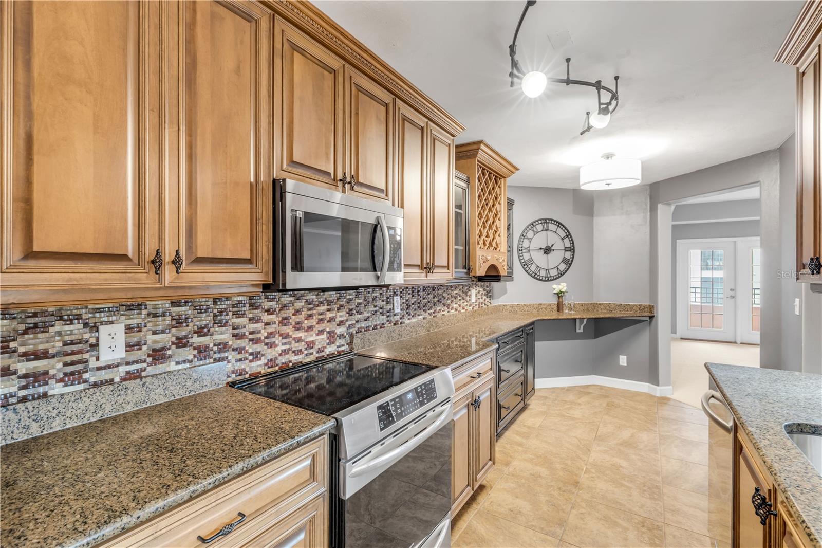 424 LUNA BELLA LN #231 — photo 4