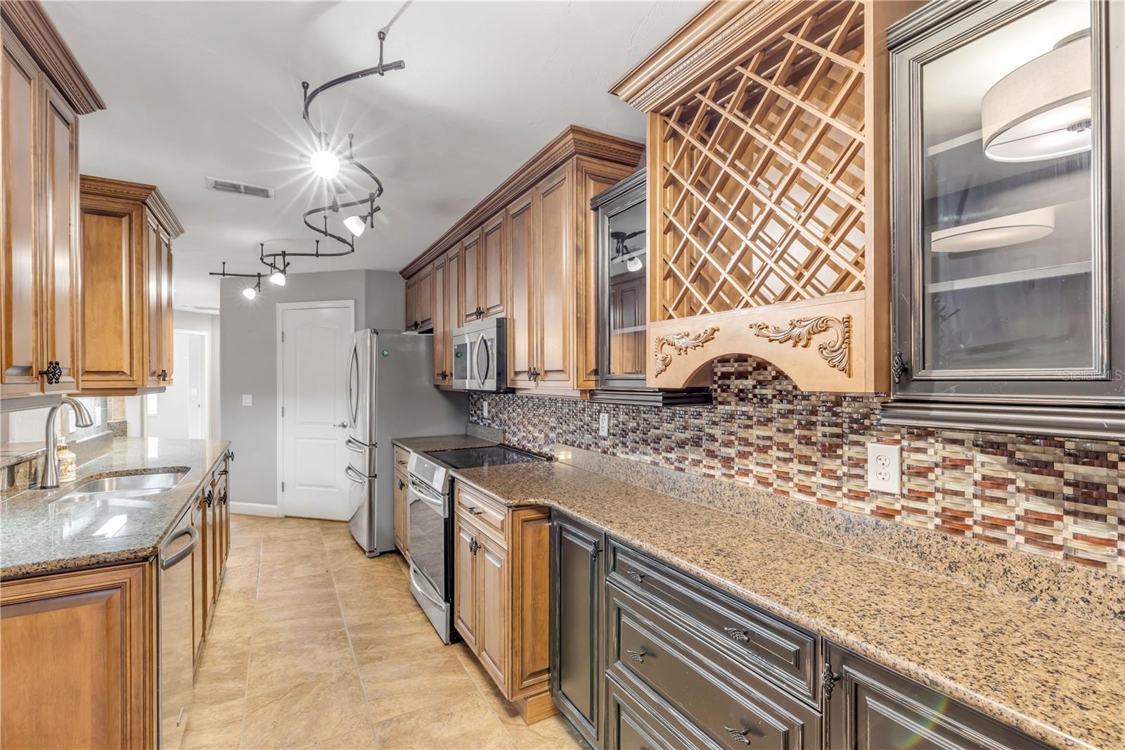 424 LUNA BELLA LN #231 — photo 6