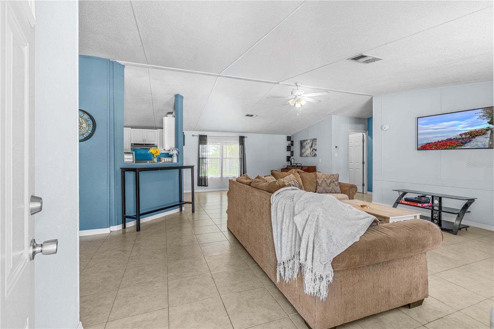 1055 ACEE DR — photo 10