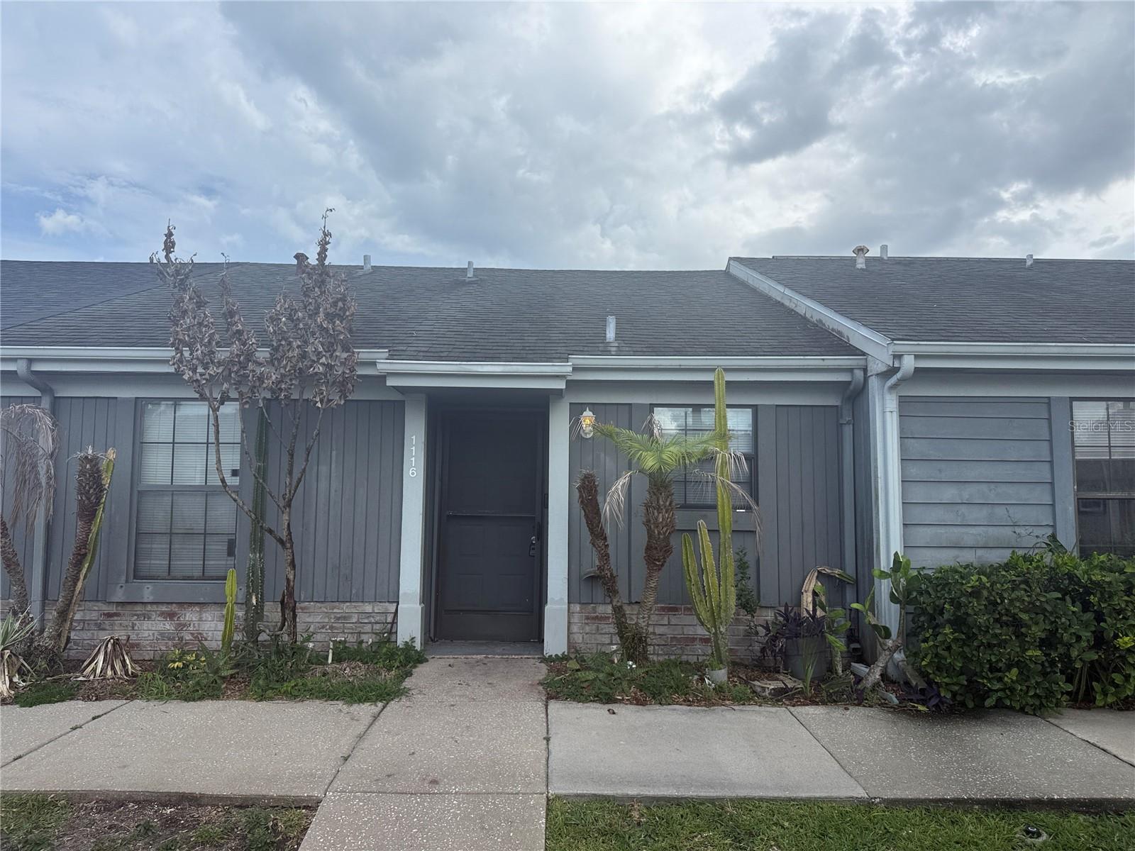 1116 FAIRVILLA DR #1116