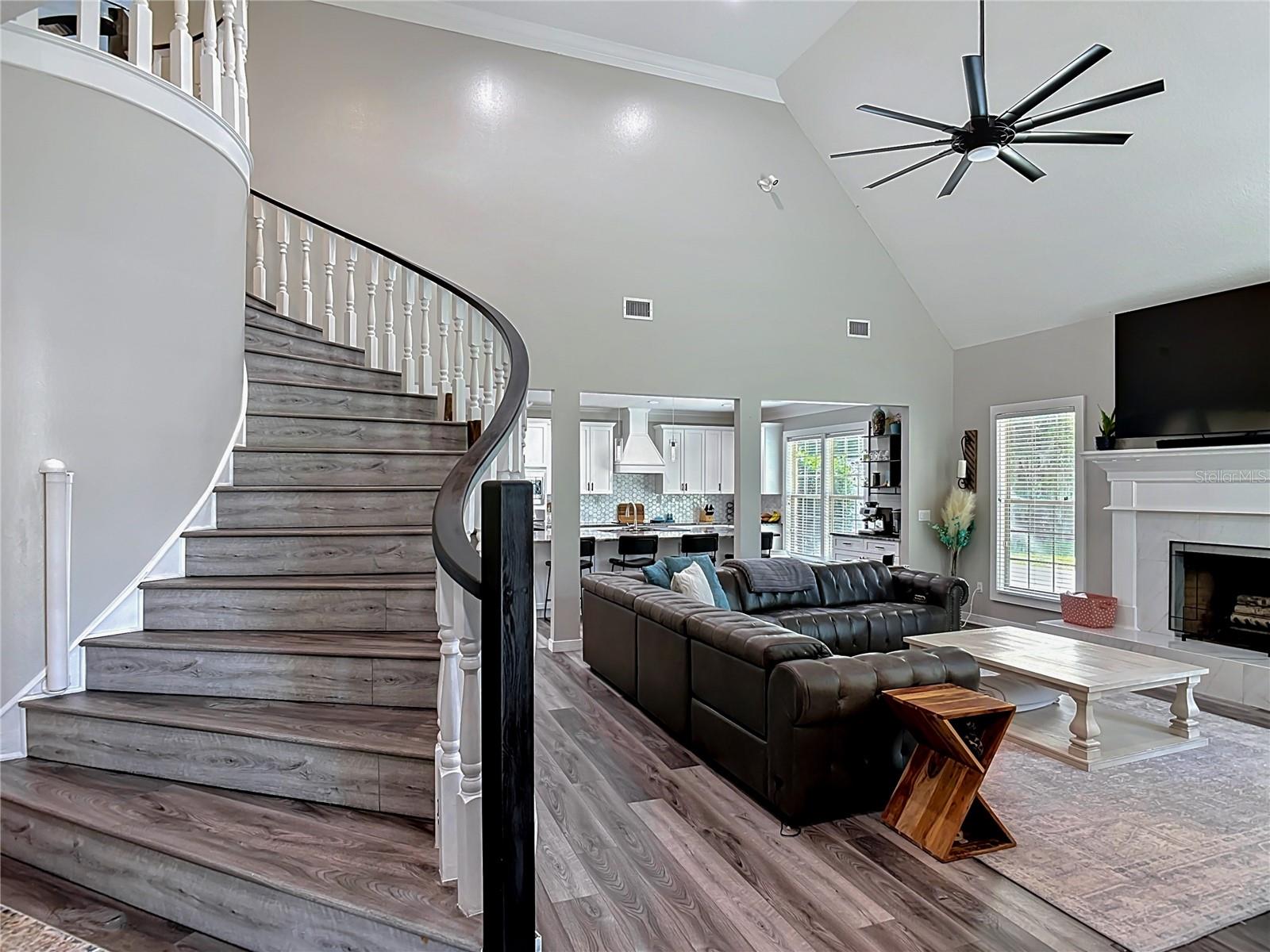 38 WINDING CREEK WAY — photo 4