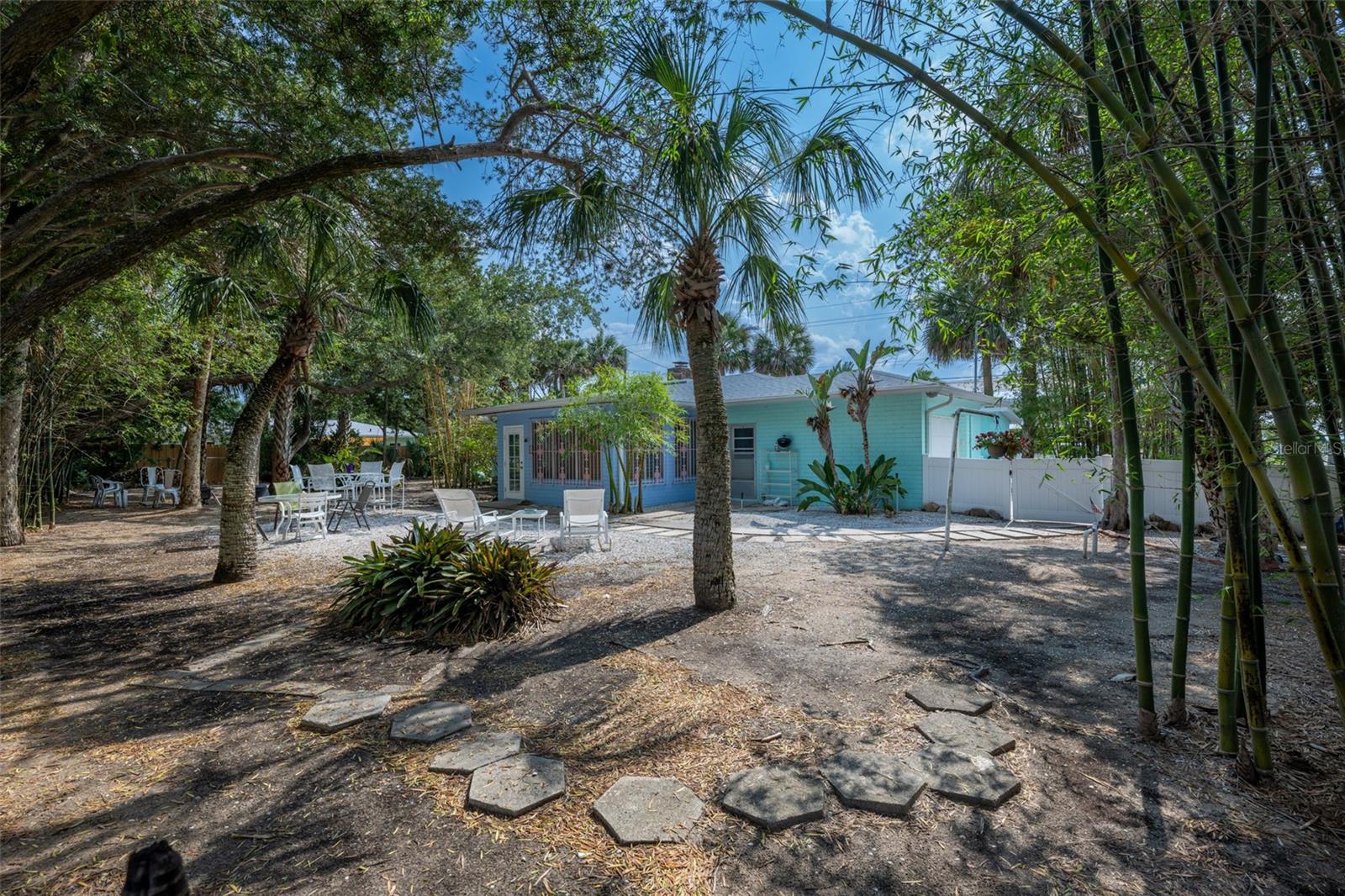 705 N PENINSULA AVE — photo 3