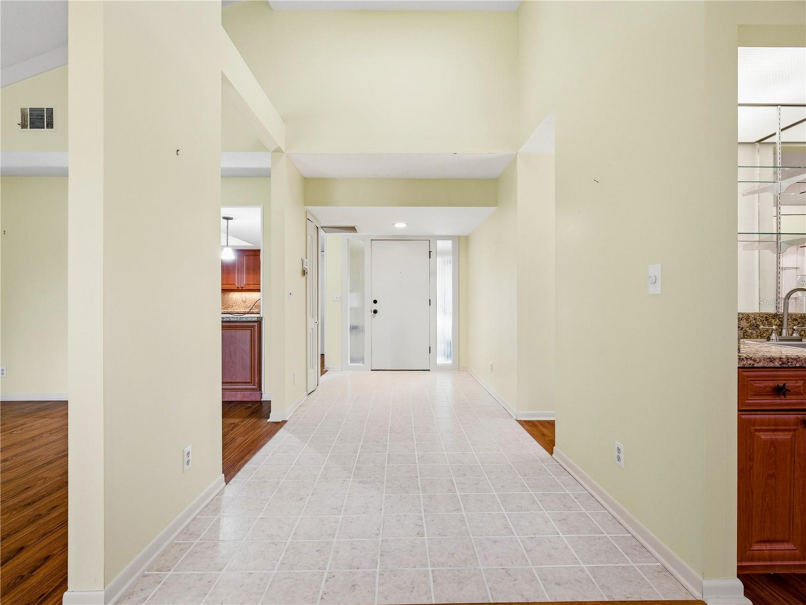 718 TANTALLON CT — photo 5