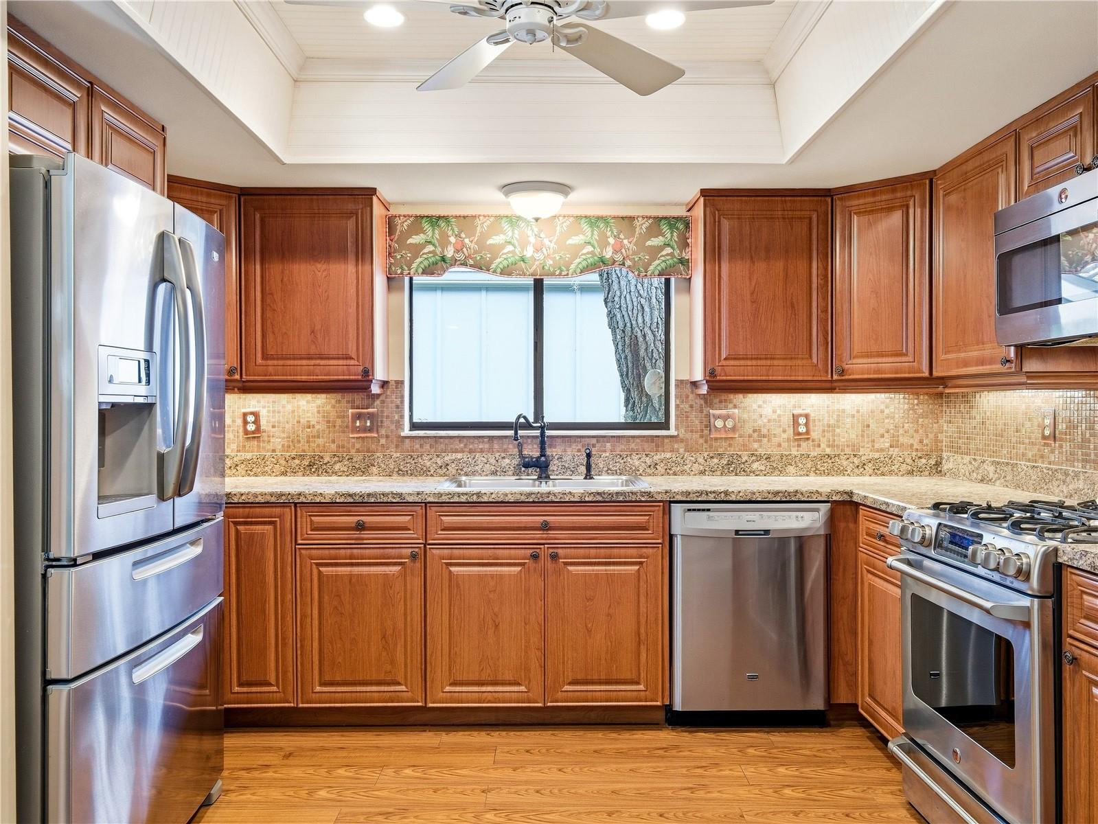 718 TANTALLON CT — photo 8