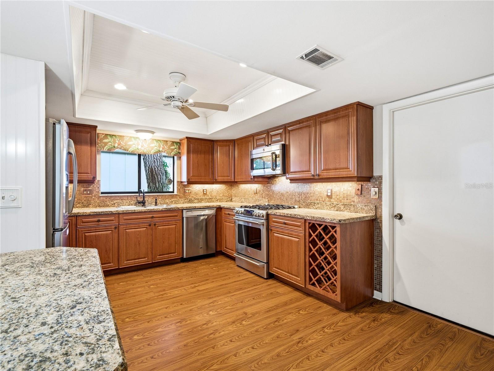 718 TANTALLON CT — photo 9